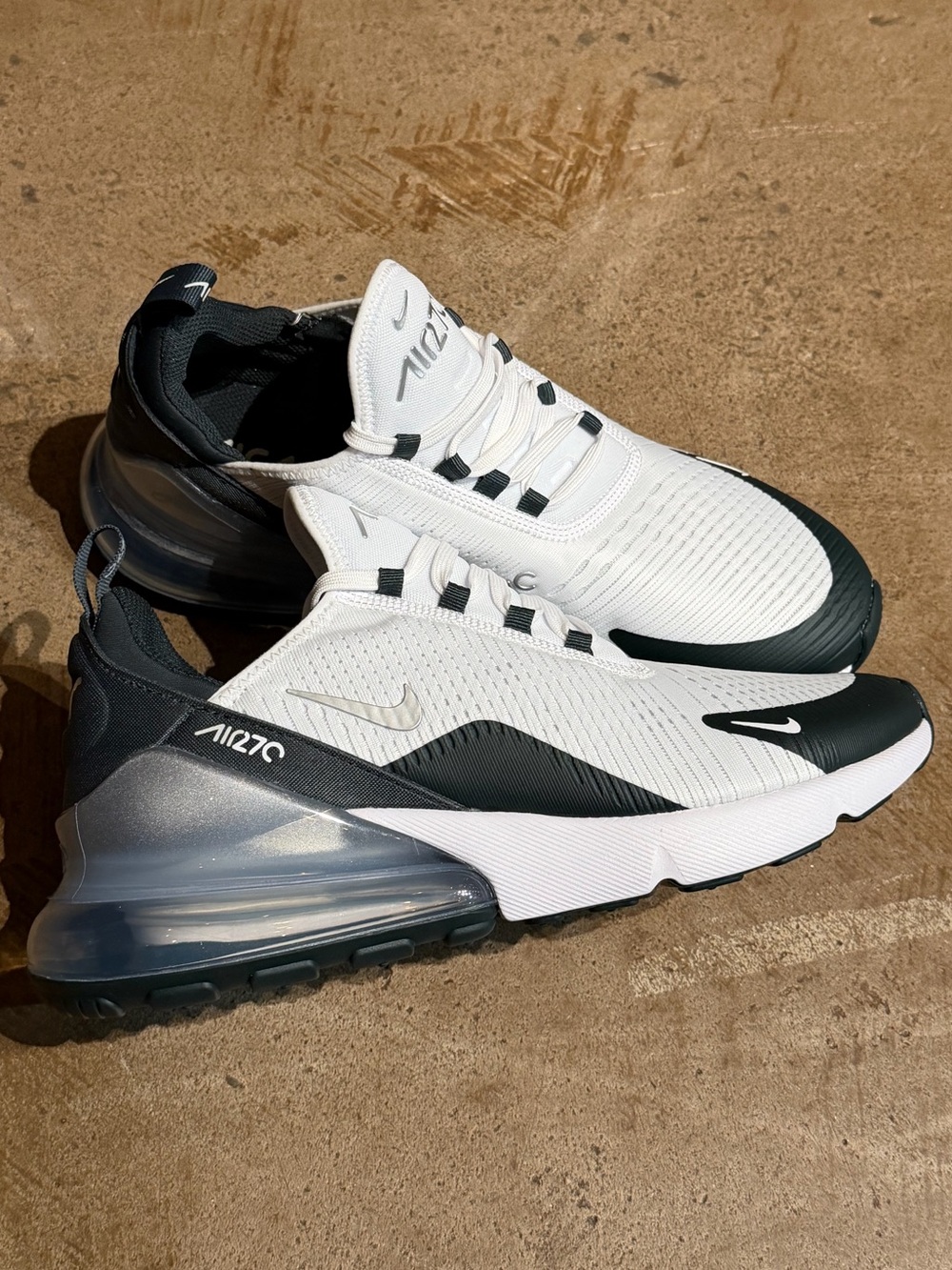 Nike women’s Airmax 270